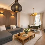 Champs Elysees - Premium Family Apartment For 5