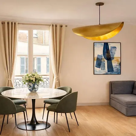 Champs Elysees - Premium Family For 5
